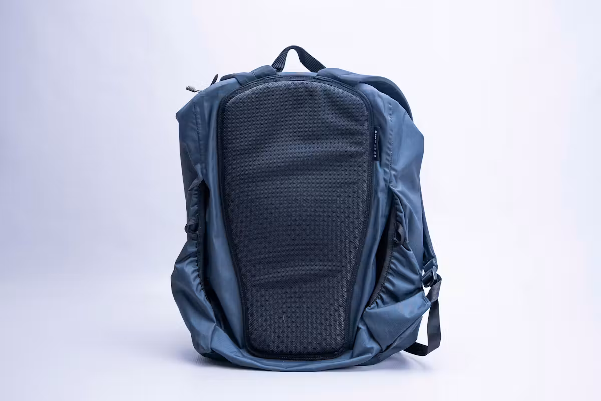 Mountain Hardwear Simcoe 28 背面 Mountain Hardwear Simcoe 28 背面