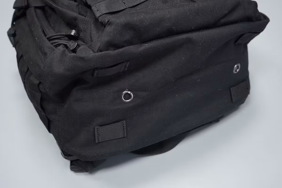 5.11 Tactical Rush24 背包底部 5.11 Tactical Rush24 背包底部