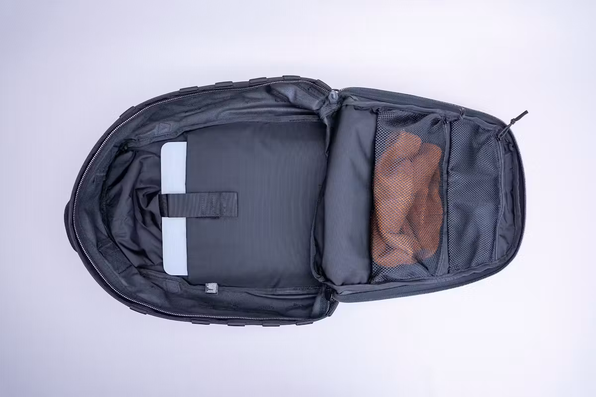 5.11 Tactical Rush12 2.0 背包 24L 笔记本电脑隔层