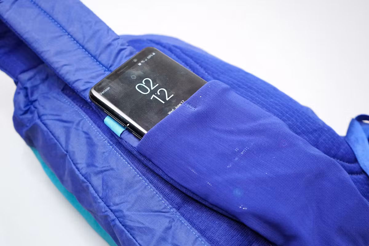 Patagonia 超轻黑洞斜挎包 8L 手机套 Patagonia 超轻黑洞斜挎包 8L 手机套