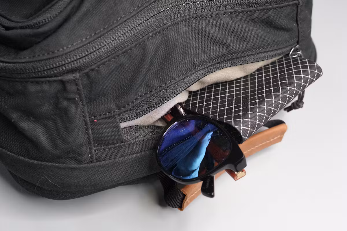 Fjallraven Raven 28L 背包顶部快速取物口袋
