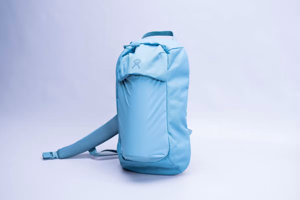 Hydro Flask Slingback 单肩水瓶斜挎包满置状态