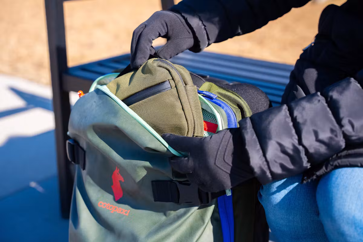 Cotopaxi Allpa 38L 拉杆箱使用中 Cotopaxi Allpa 38L 拉杆箱使用中