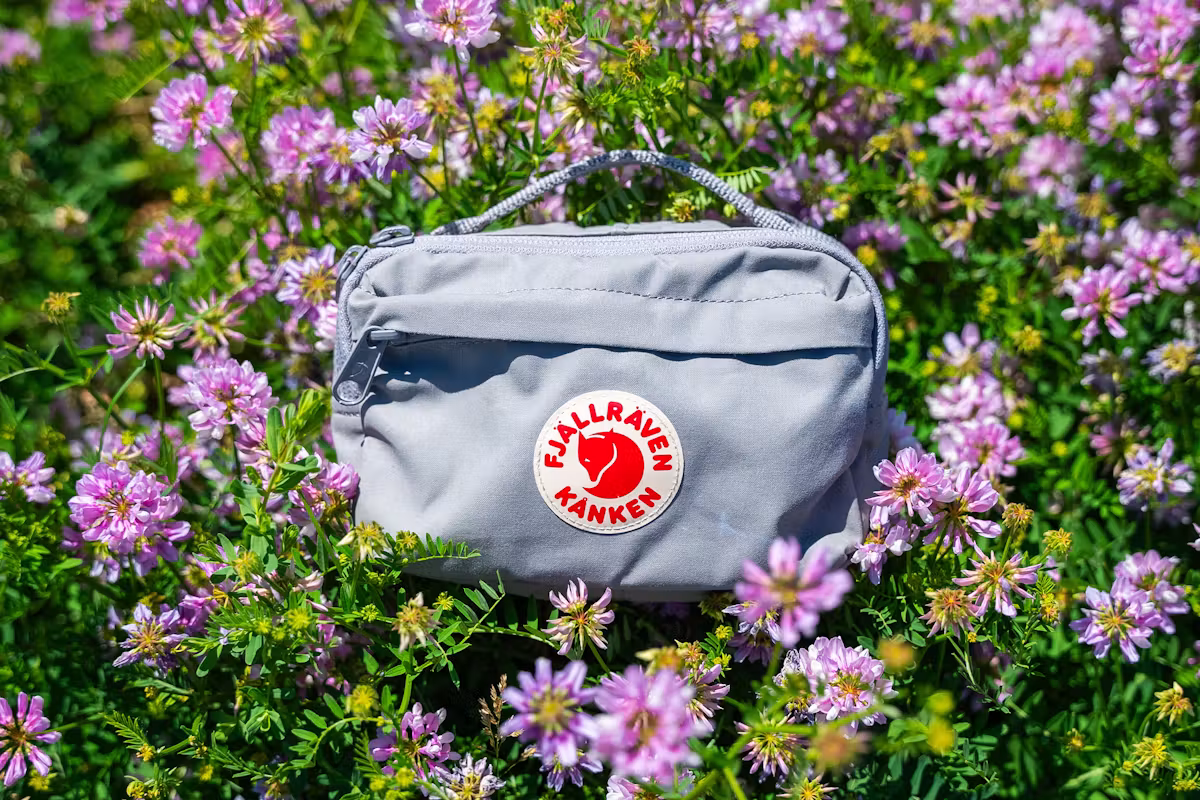 Fjallraven Kanken 轻量化腰包品牌标识
