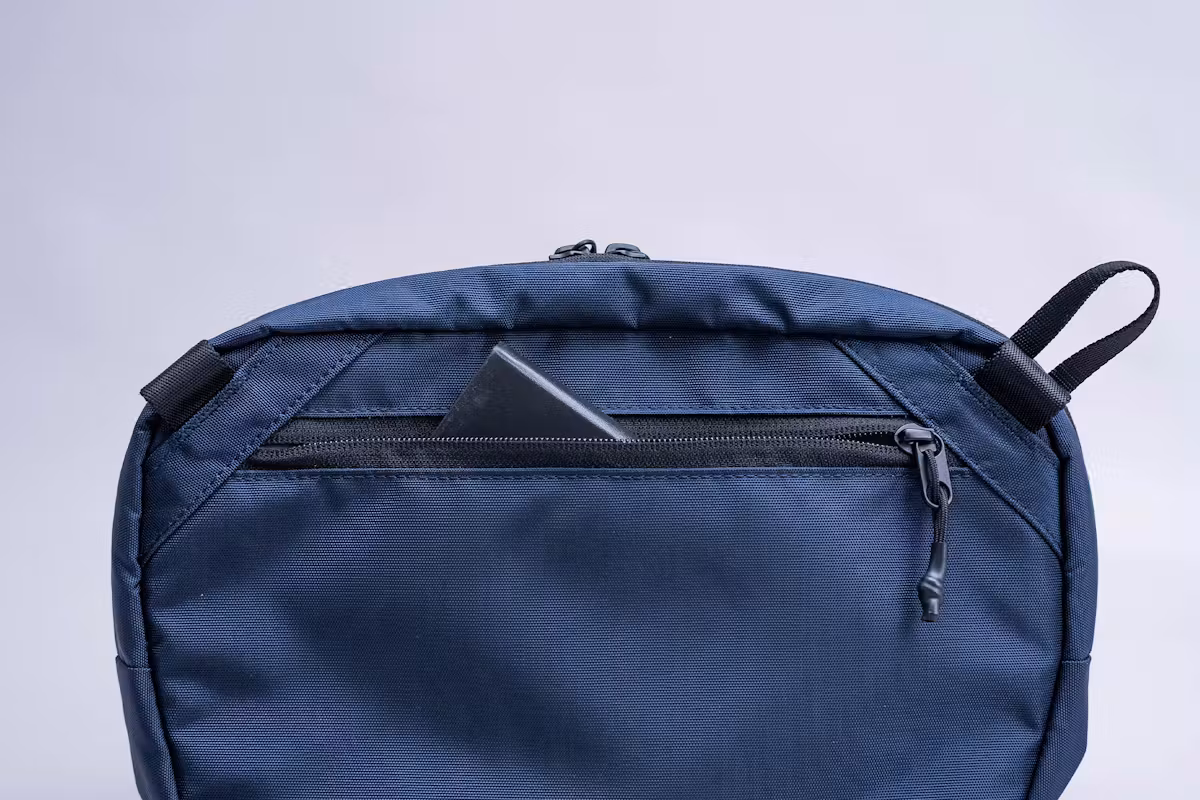 Aer Pro 斜挎包口袋