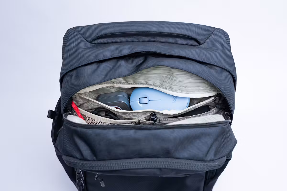 Osprey Aoede Airspeed 背包多功能收纳隔层 Osprey Aoede Airspeed 背包多功能收纳隔层