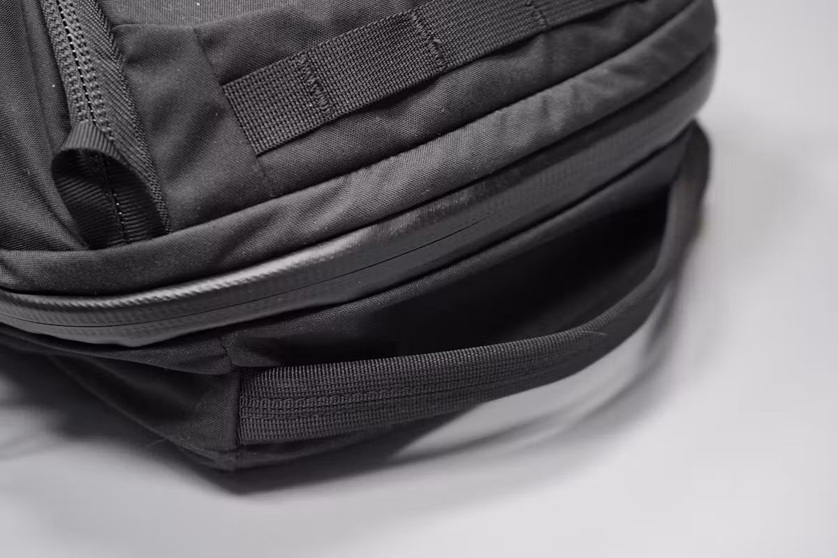 Mystery Ranch Rip Ruck 24 顶部手柄和环 Mystery Ranch Rip Ruck 24 顶部手柄和环