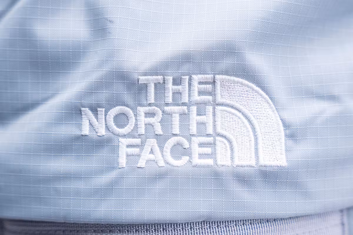 The North Face Router 背包品牌标识
