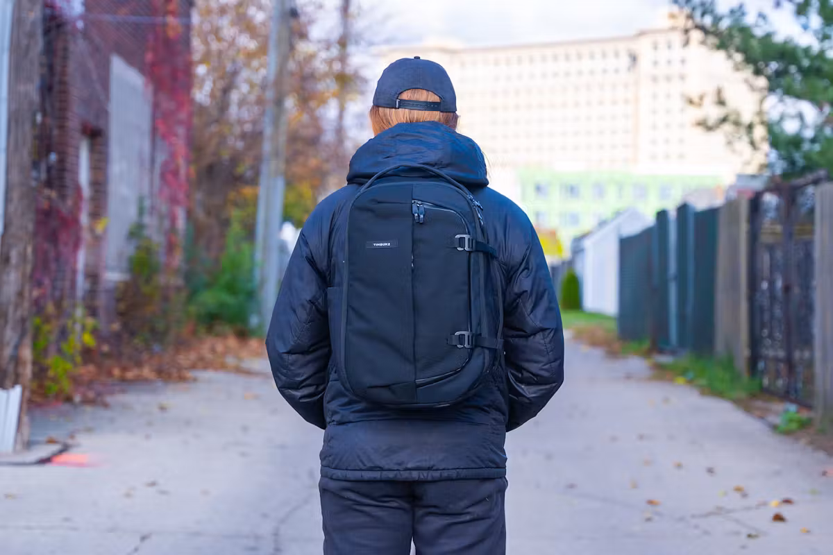 Timbuk2 Never Check 可扩展背包背面 Timbuk2 Never Check 可扩展背包背面