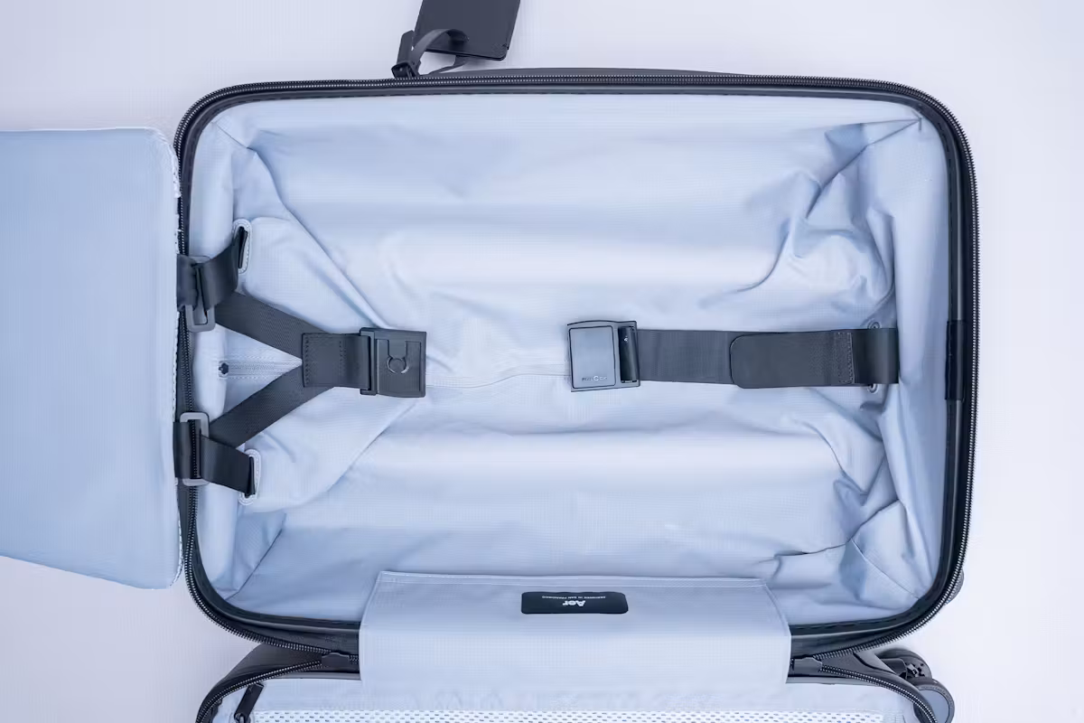Aer Carry-On 随身行李箱空置状态 Aer Carry-On 随身行李箱空置状态