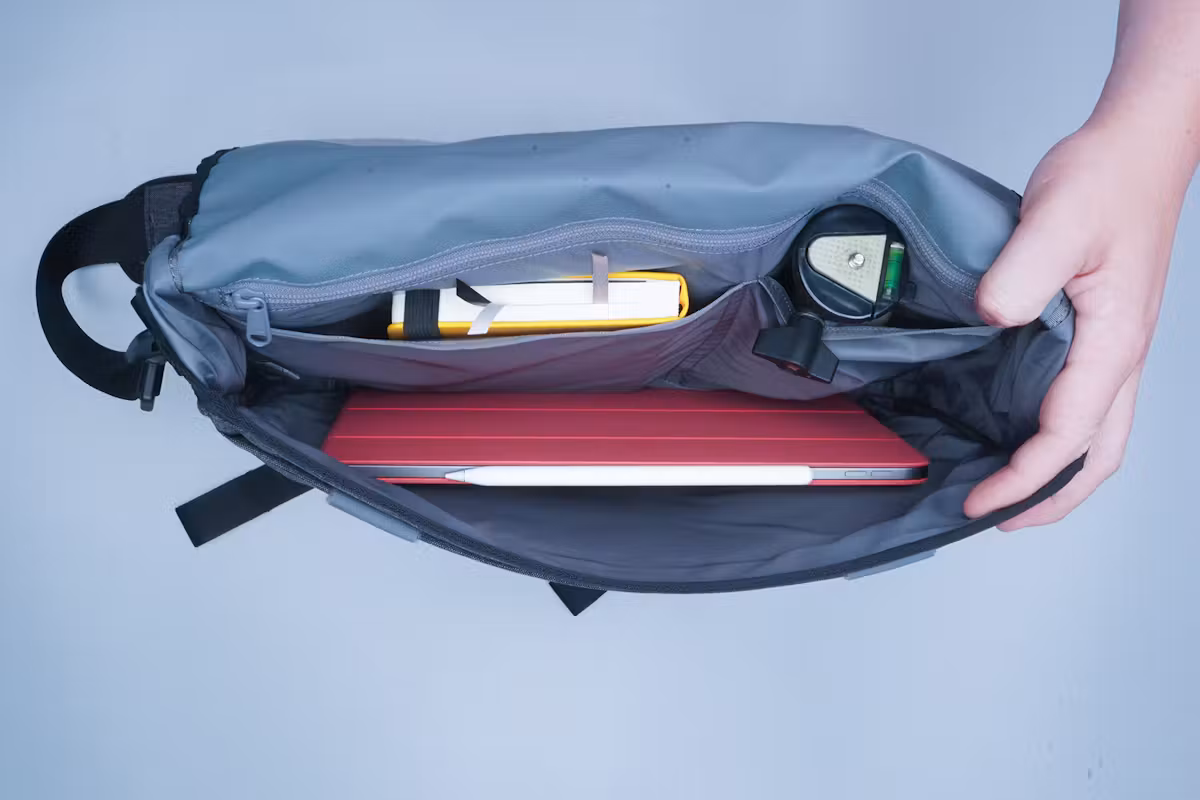 Timbuk2 Closer 笔记本电脑公文包顶部向下主隔层 Timbuk2 Closer 笔记本电脑公文包顶部向下主隔层