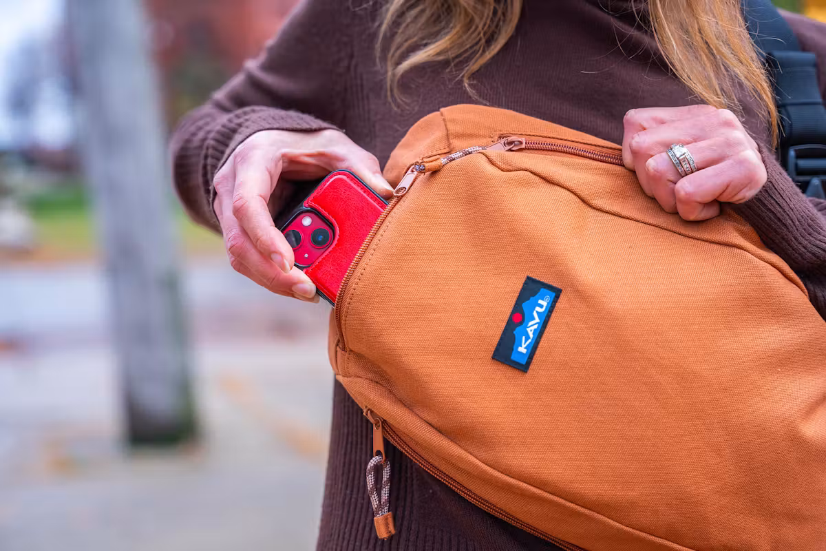 KAVU Switch Slinger 斜挎包使用中
