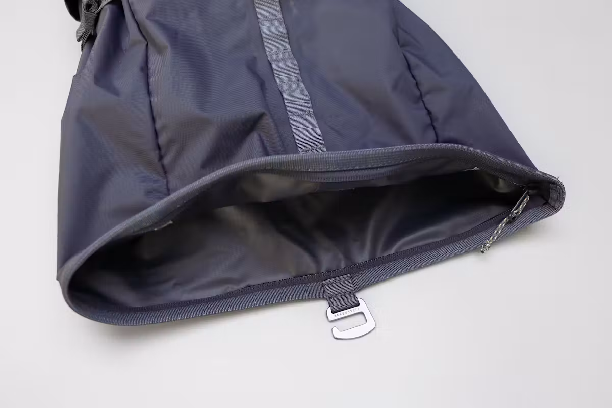 Fjallraven High Coast Foldsack 24 主仓开口 Fjallraven High Coast Foldsack 24 主仓开口