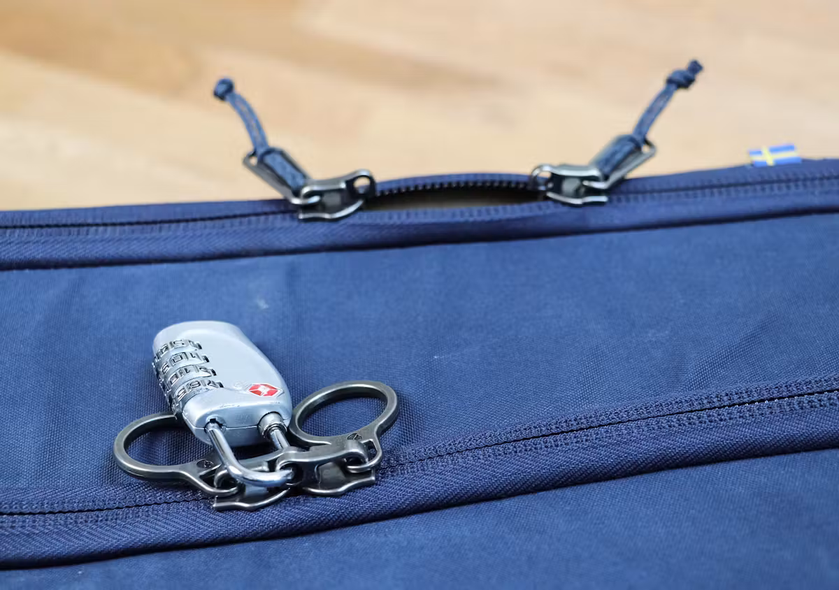 Fjallraven 旅行背包,带锁 YKK 拉链 Fjallraven 旅行背包,带锁 YKK 拉链