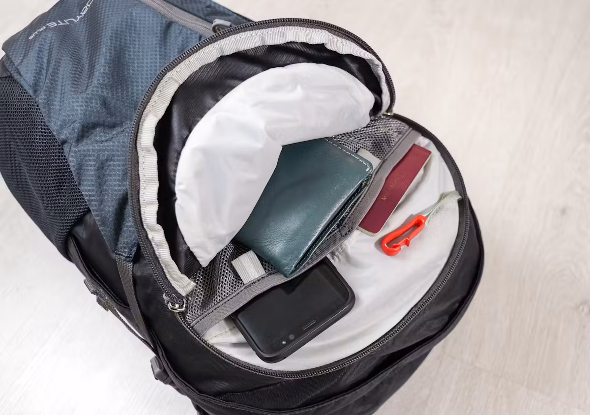 Osprey Daylite Plus 顶部快速取物口袋 Osprey Daylite Plus 顶部快速取物口袋