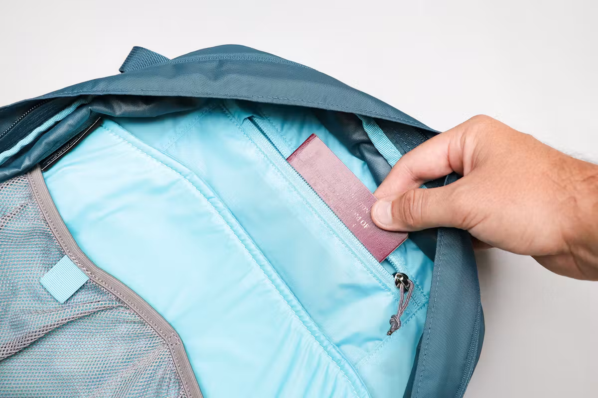 Osprey Daylite 旅行包隐藏口袋 Osprey Daylite 旅行包隐藏口袋