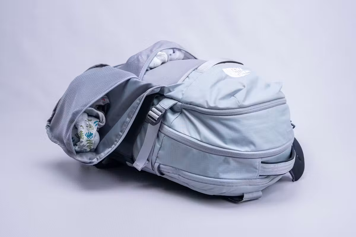 The North Face Router 背包前隔层