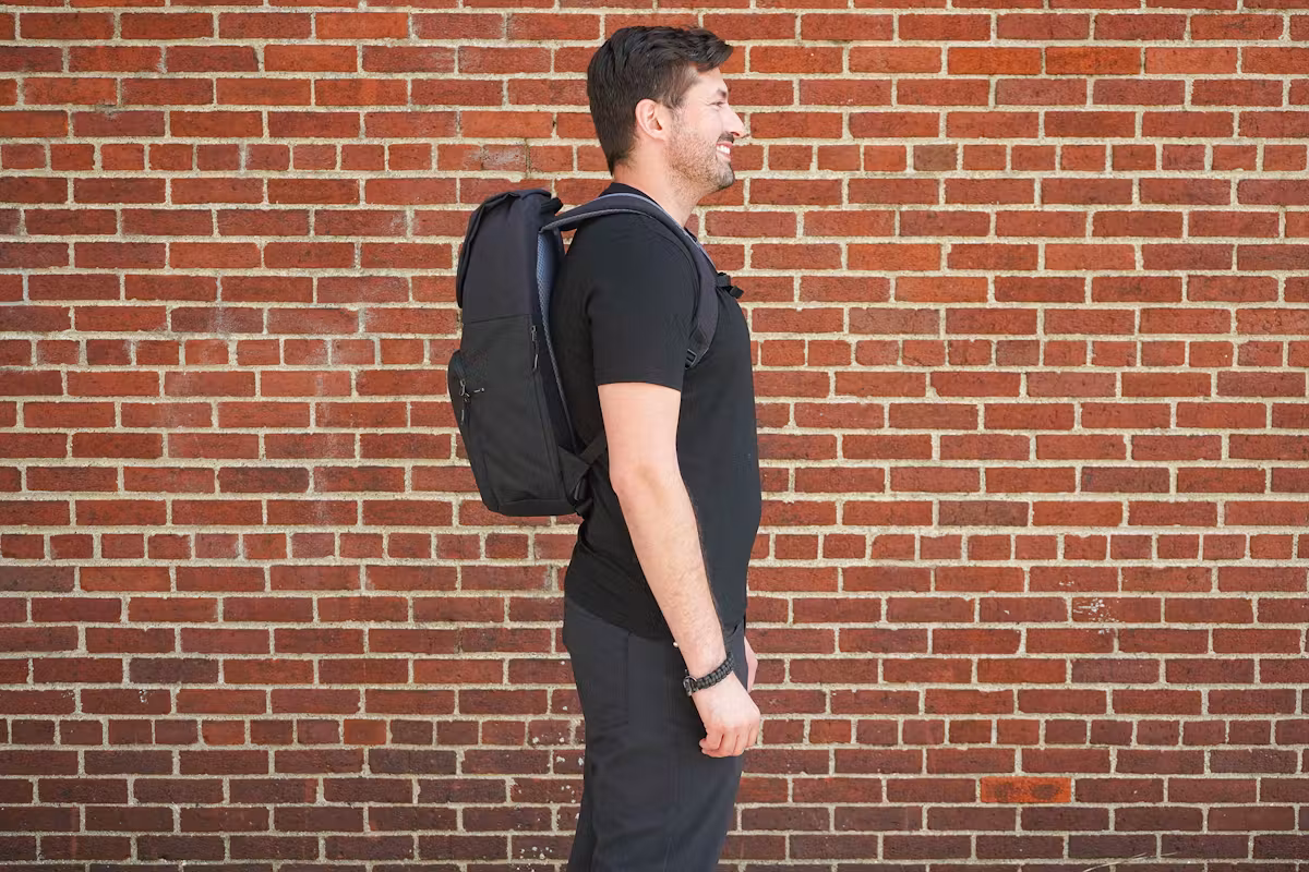 Deuter UP Sydney 男士侧视图