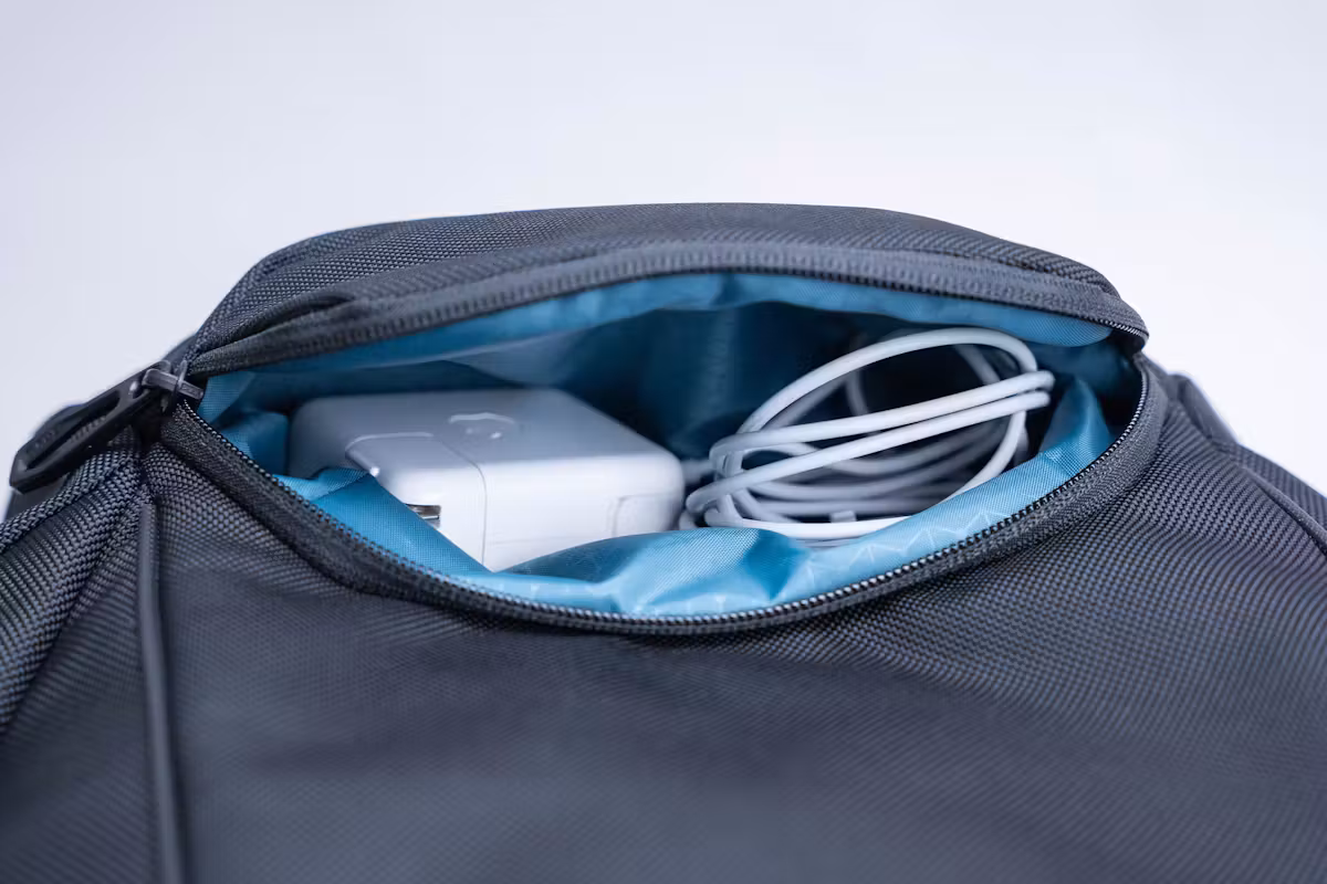 Thule Accent 26L 背包底部口袋 Thule Accent 26L 背包底部口袋
