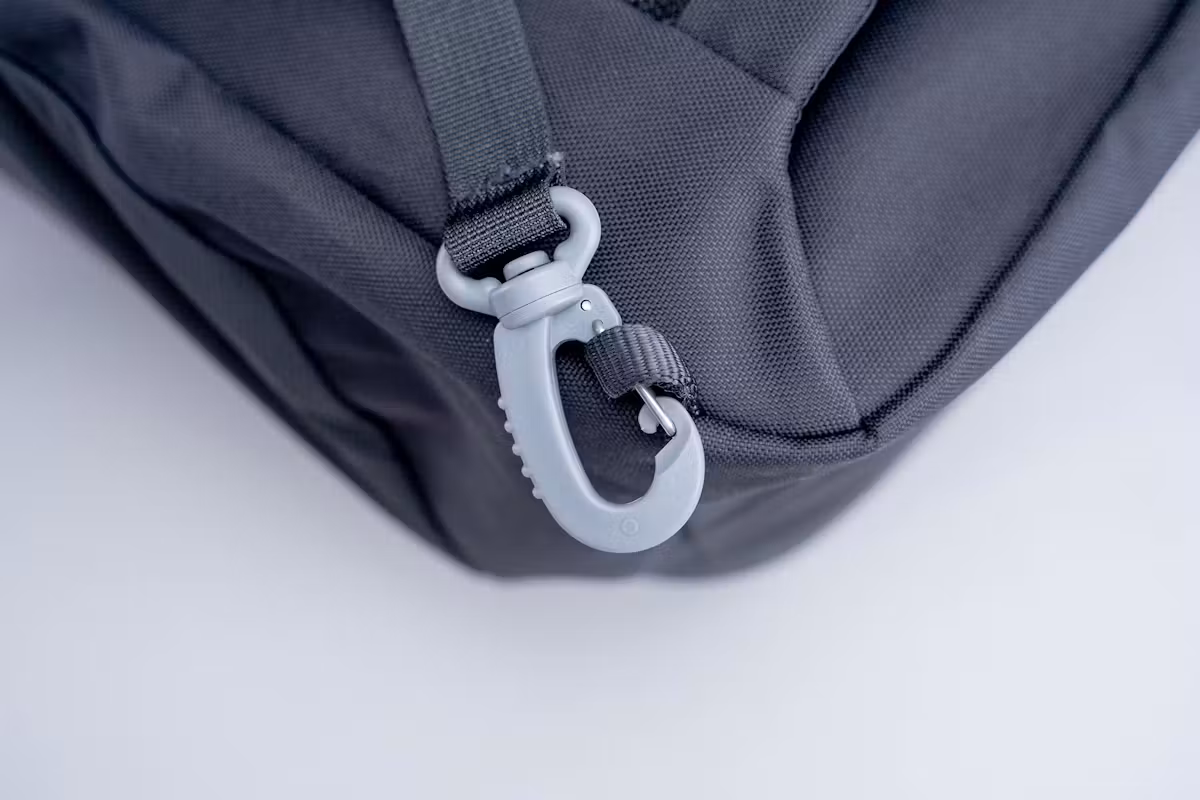 Osprey Daylite 随身旅行包 44 卡扣 Osprey Daylite 随身旅行包 44 卡扣