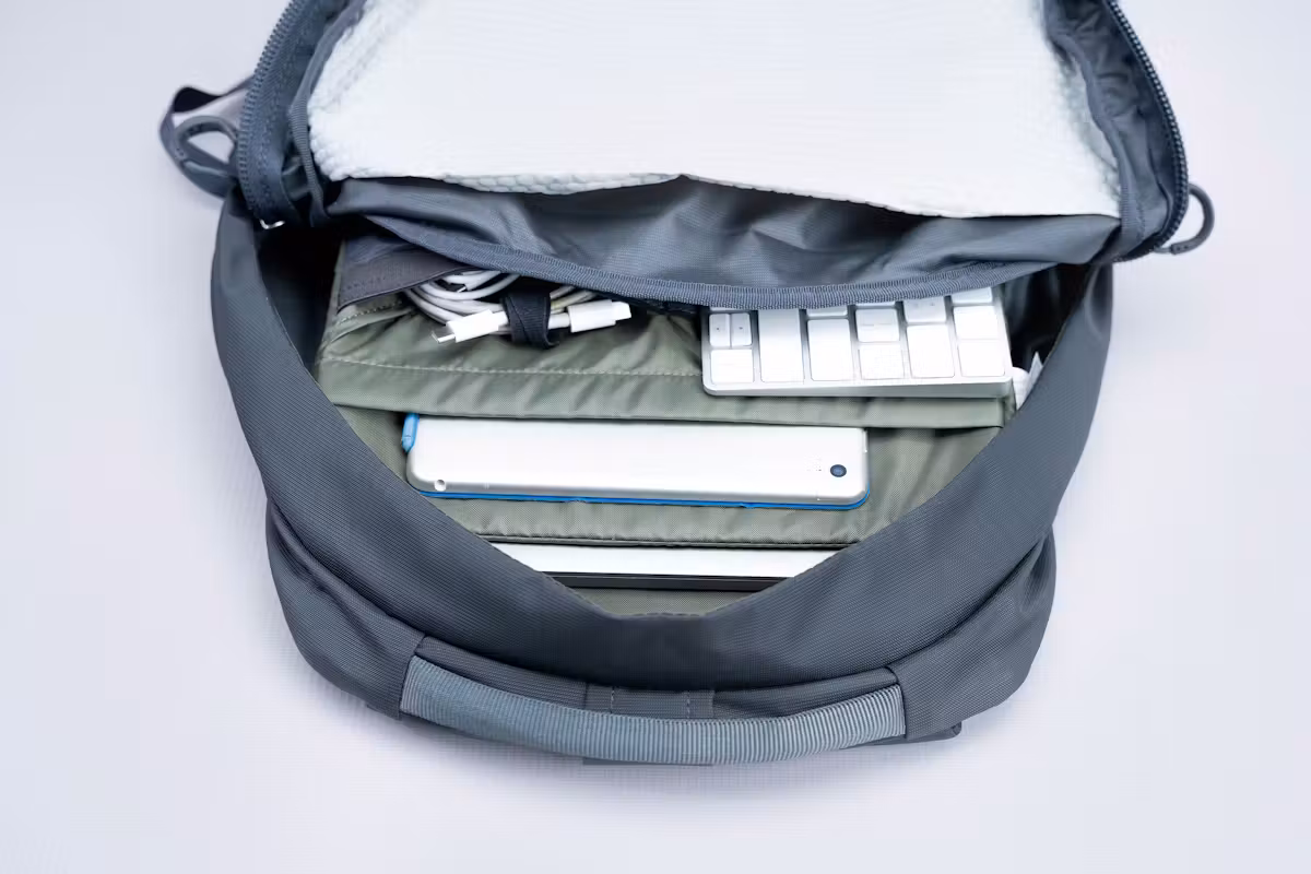Osprey Centauri 22L 日用背包装满状态 Osprey Centauri 22L 日用背包装满状态