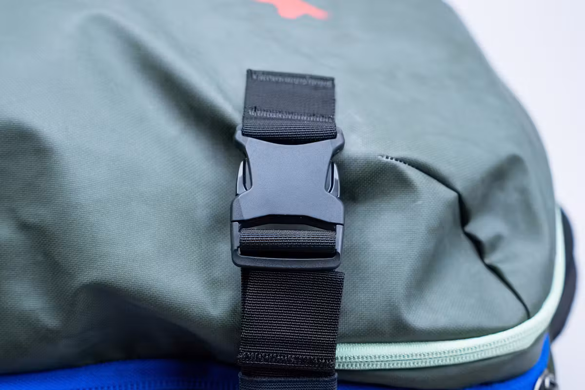 Cotopaxi Allpa 38L 拉杆箱带扣 Cotopaxi Allpa 38L 拉杆箱带扣