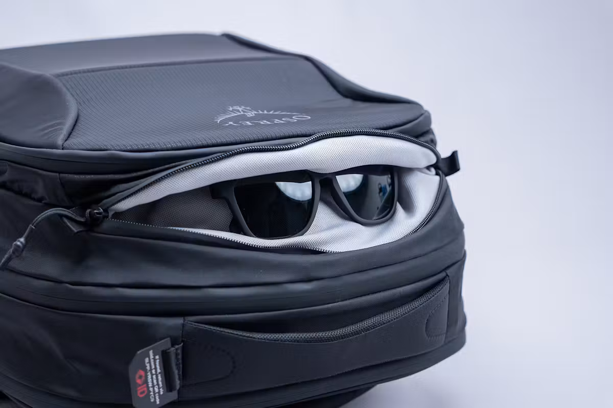 Osprey Ozone 笔记本电脑背包太阳镜口袋 Osprey Ozone 笔记本电脑背包太阳镜口袋