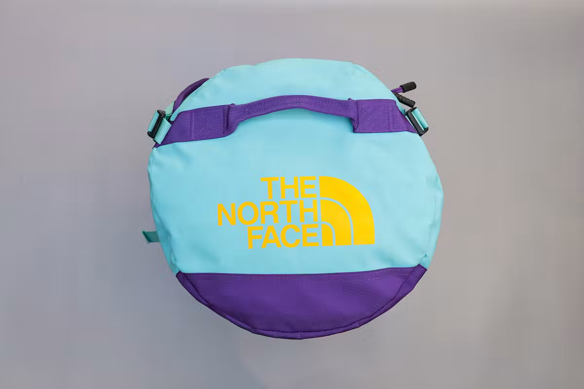 The North Face Base Camp Duffel 品牌标识 The North Face Base Camp Duffel 品牌标识