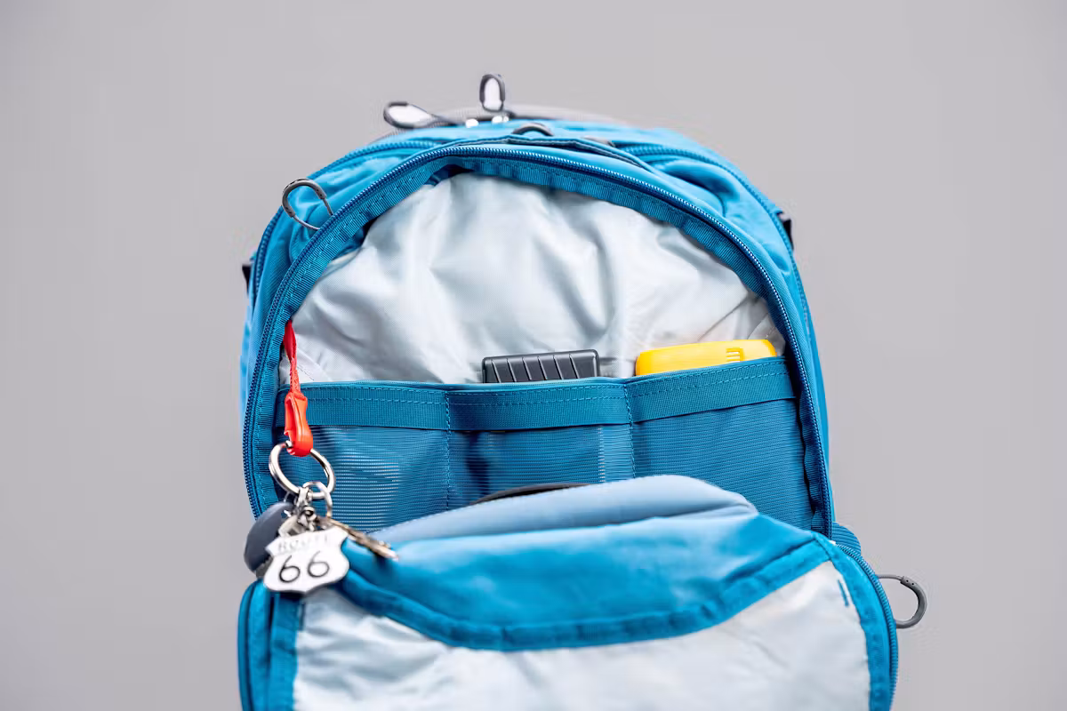 Osprey Nova 前隔层