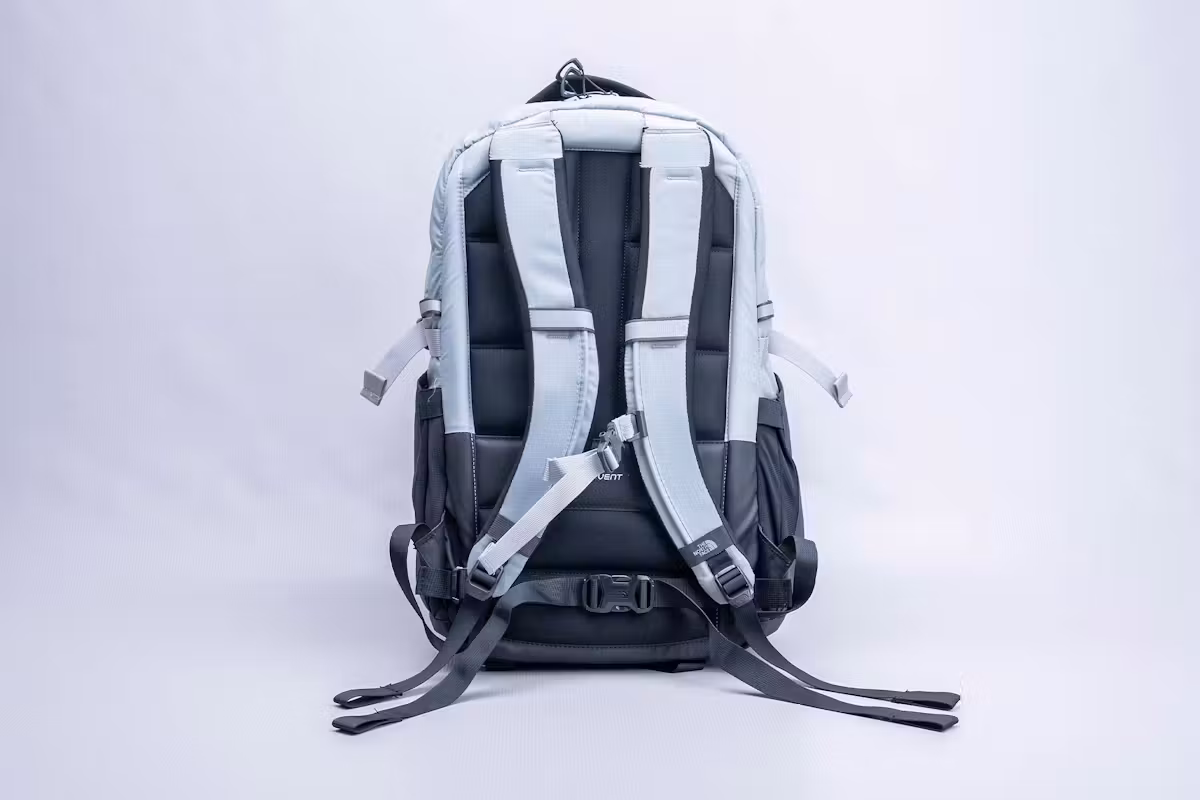 The North Face Router 背包背面