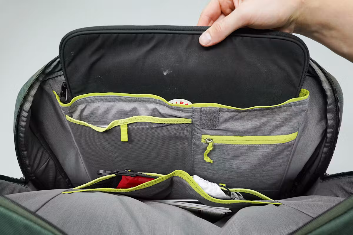 Deuter AViANT Carry On Pro 36 笔记本电脑隔层 Deuter AViANT Carry On Pro 36 笔记本电脑隔层