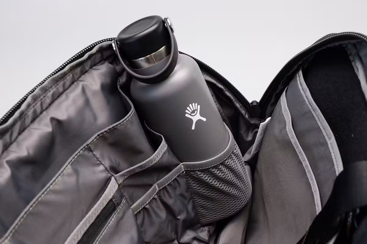 Aer Travel Sling 2 带水瓶