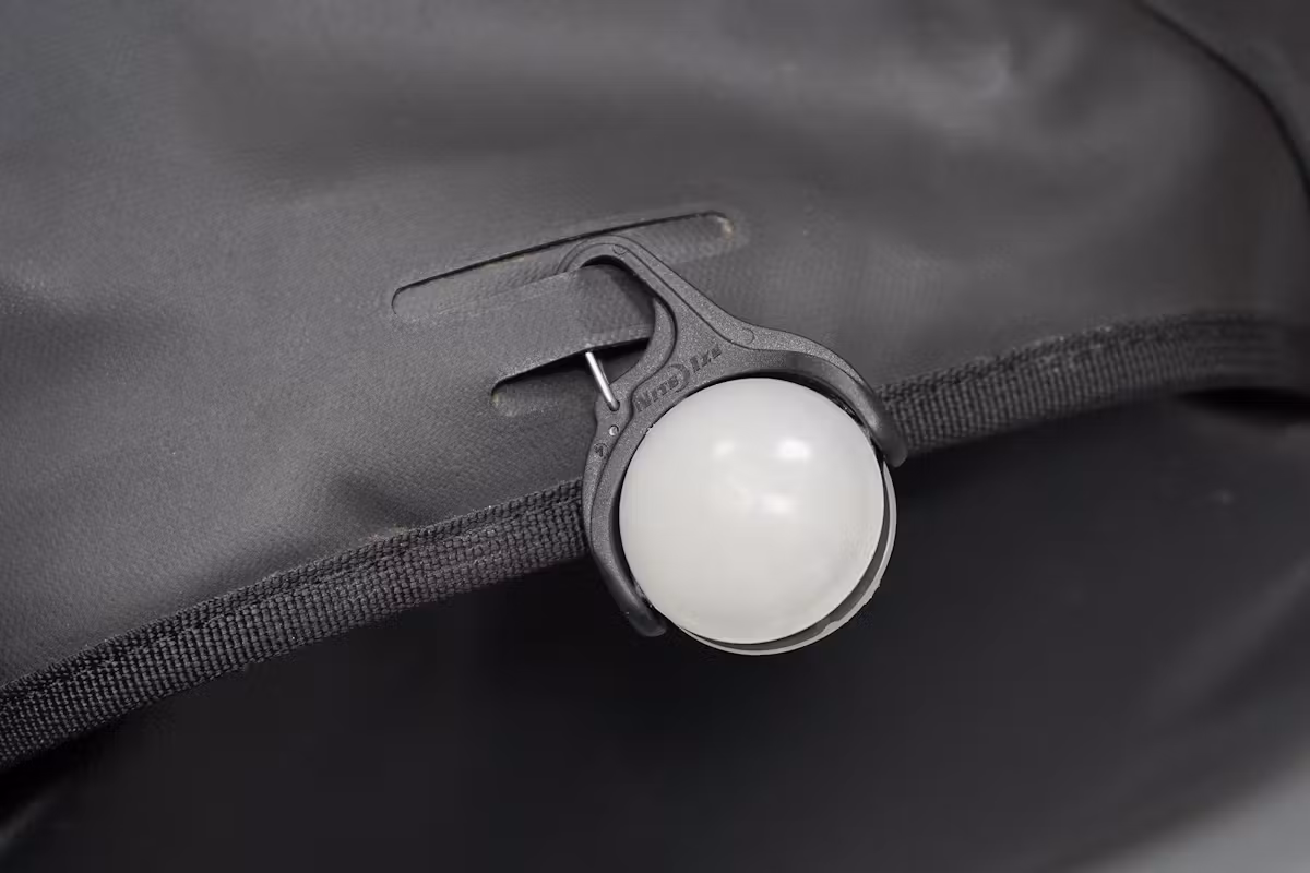 The North Face Kaban 背包自行车灯