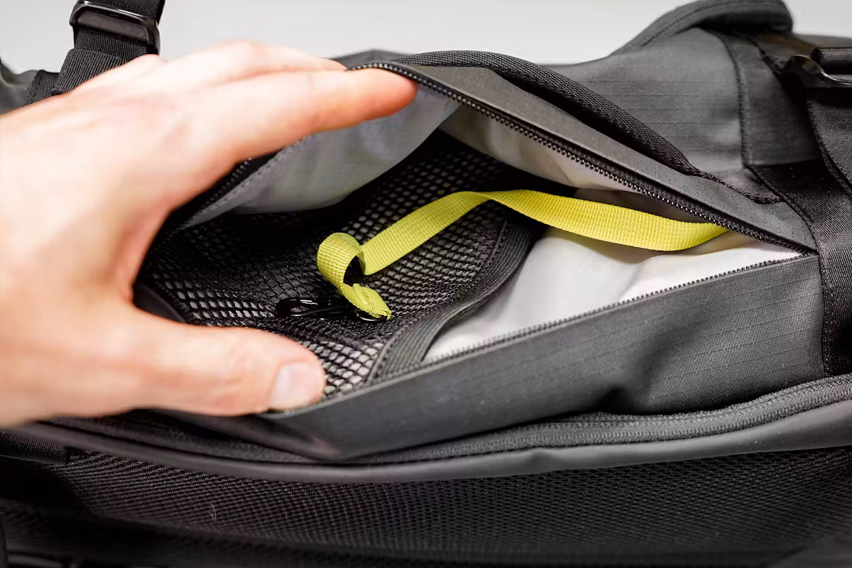 Timbuk2 Impulse 旅行背包/手提袋，顶部金属扣