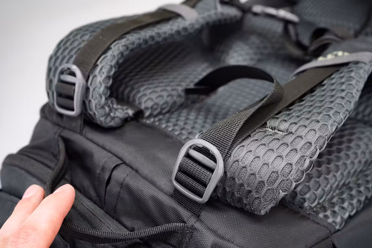 Kelty Redwing 40 重心调节带和加厚肩带 Kelty Redwing 40 重心调节带和加厚肩带