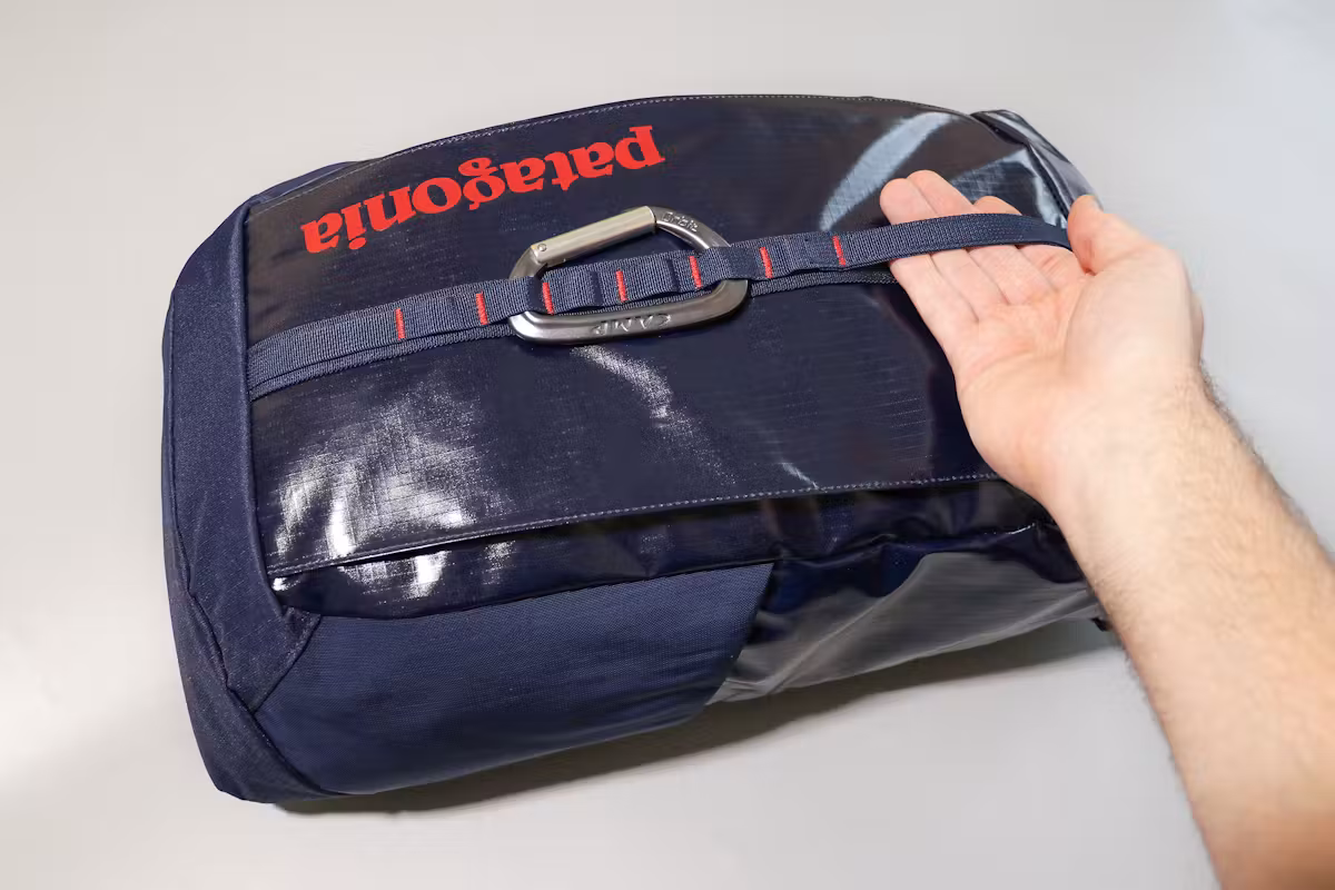 Patagonia Black Hole 25L 背包织带外挂点 Patagonia Black Hole 25L 背包织带外挂点