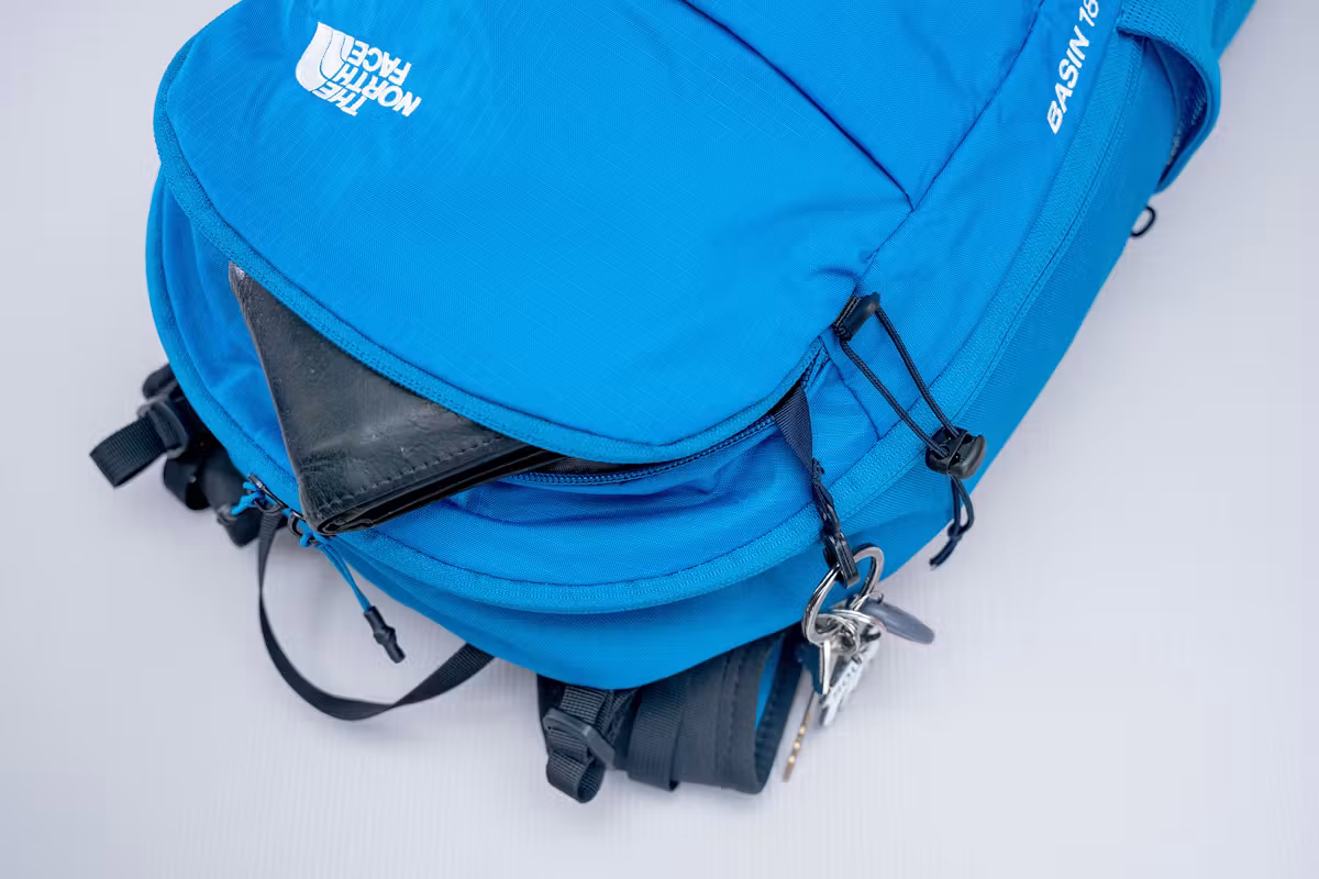The North Face Basin 18 背包钥匙扣 The North Face Basin 18 背包钥匙扣