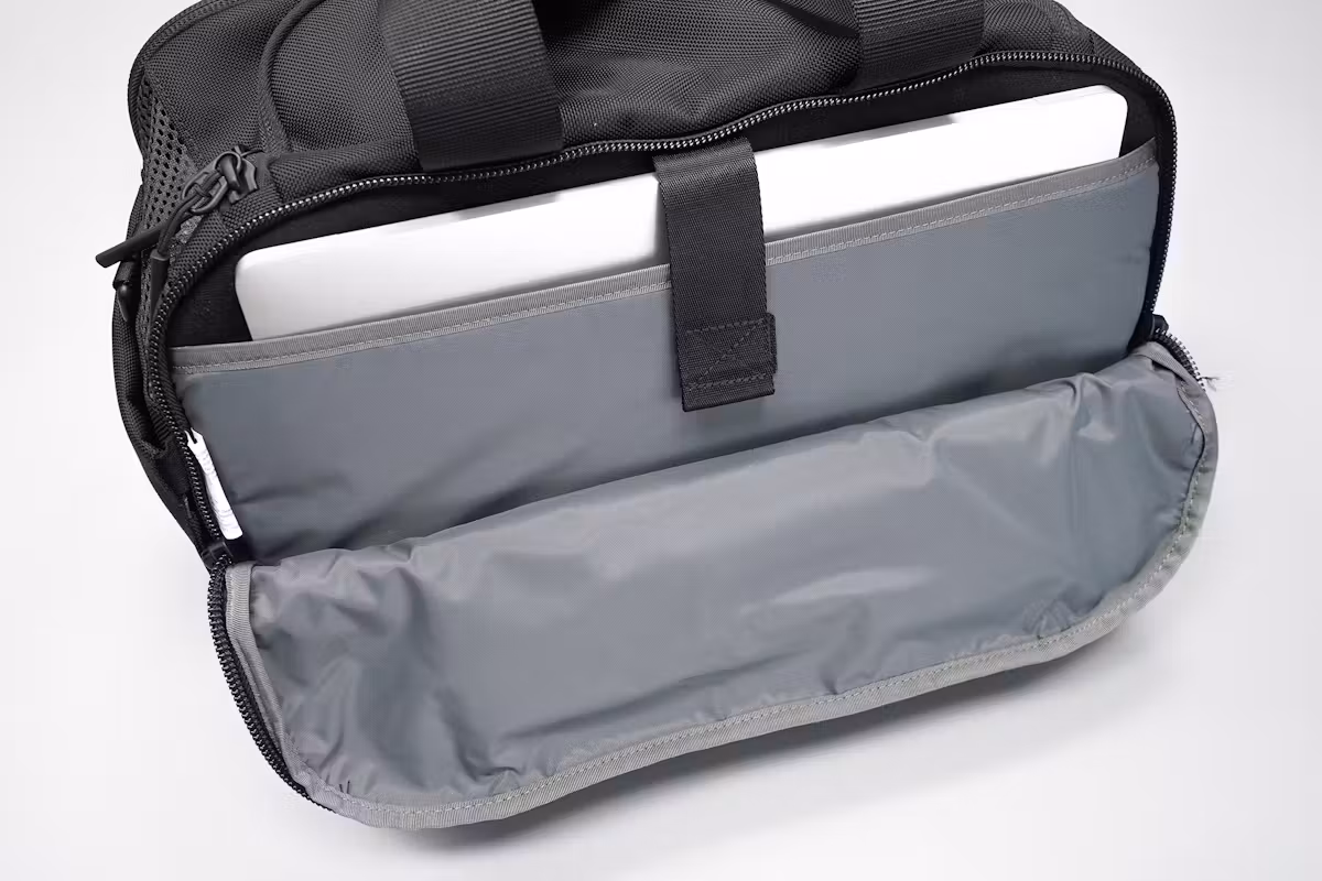 Aer Gym Duffel 3 笔记本电脑隔层