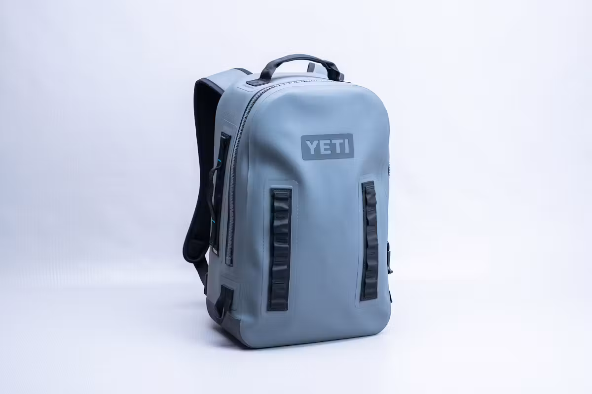 YETI Panga 28L 防水背包在工作室 YETI Panga 28L 防水背包在工作室