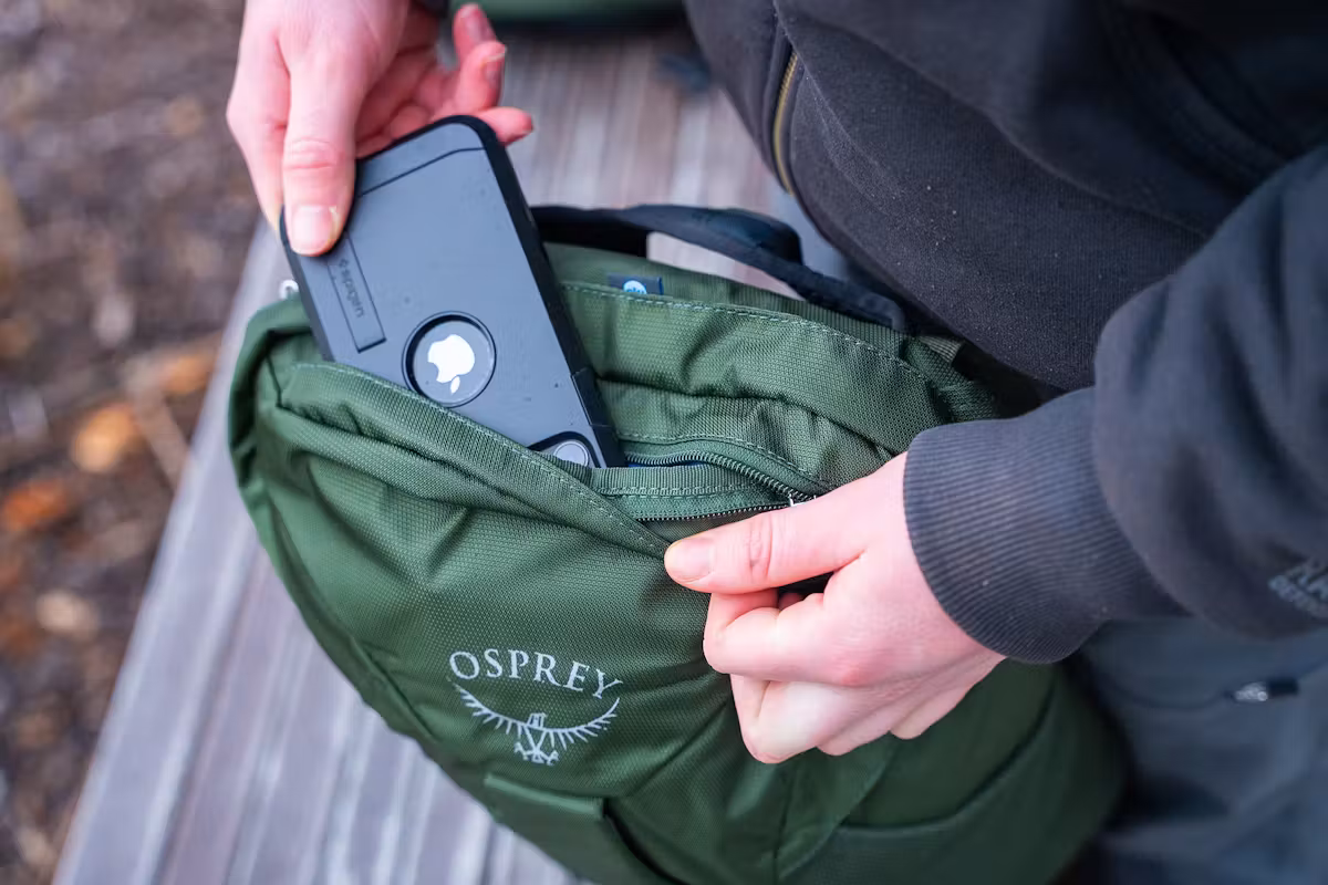 Osprey Farpoint 55 旅行背包使用中 Osprey Farpoint 55 旅行背包使用中