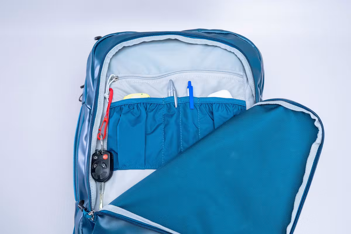 Osprey Transporter Global Carry-On 旅行背包安全隔层 Osprey Transporter Global Carry-On 旅行背包安全隔层