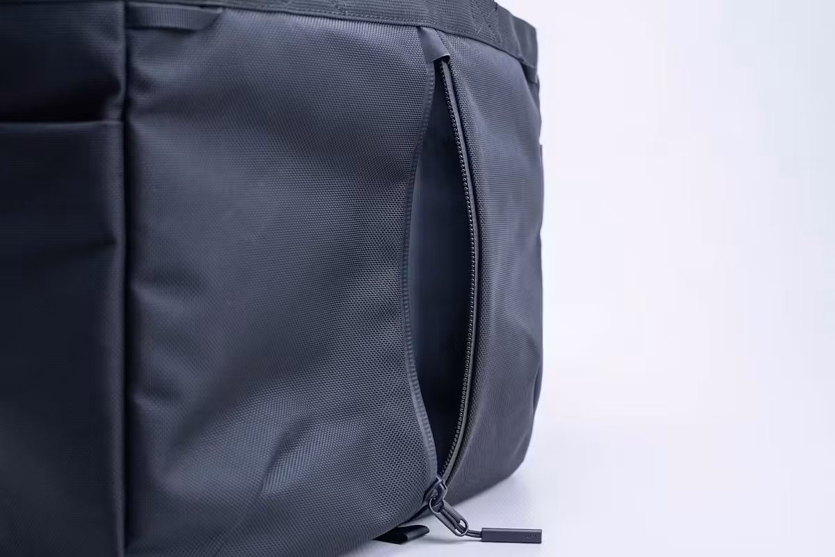 Aer City Tote 竖形口袋