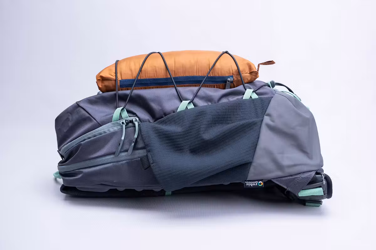 Mountainsmith Apex 20 徒步背包侧面 Mountainsmith Apex 20 徒步背包侧面