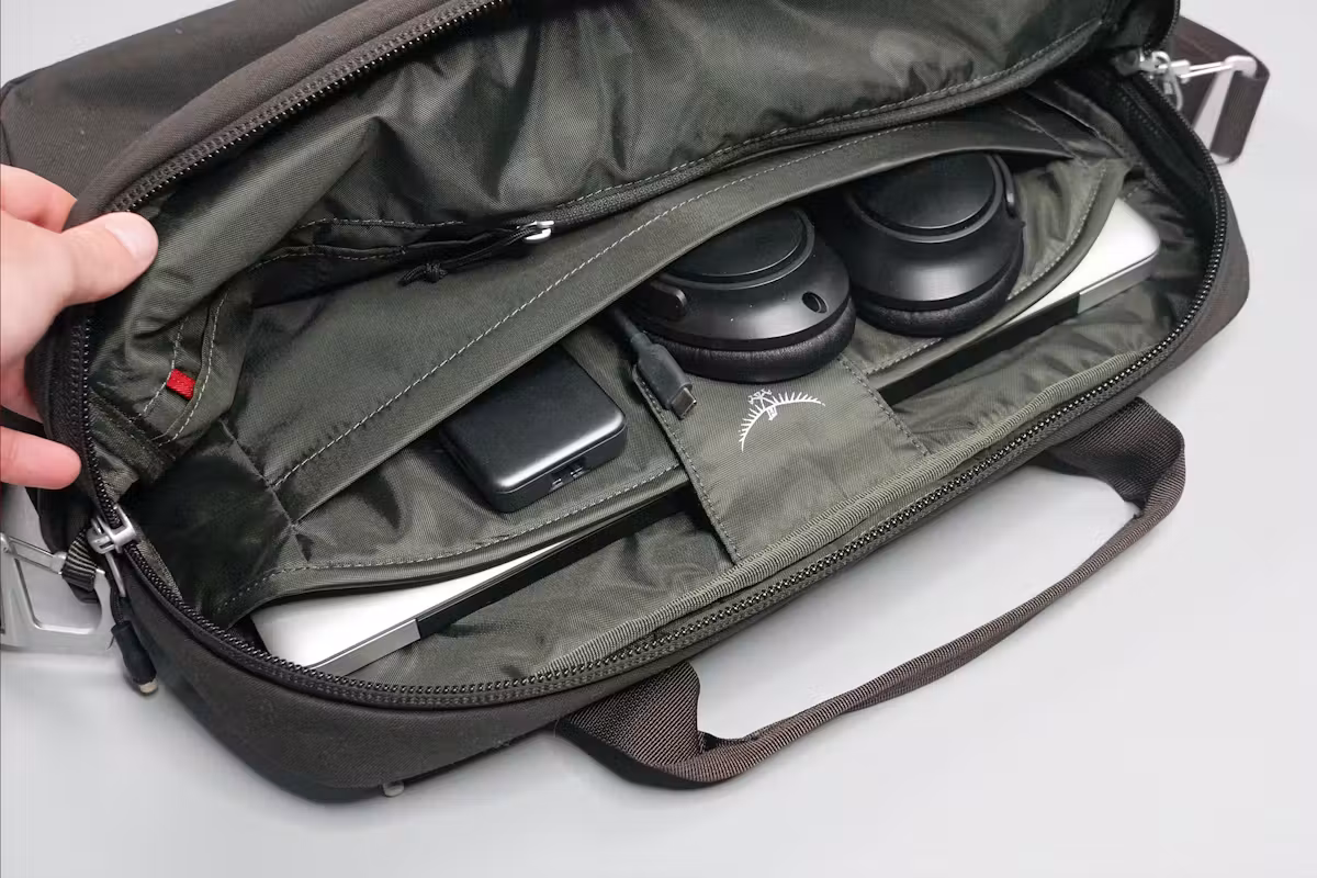 Osprey Arcane Brief 主隔层袖套