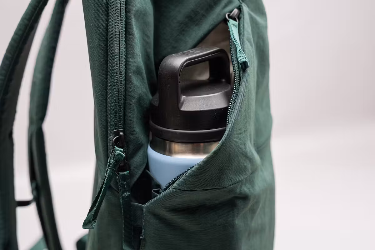 Peak Design 城市背包 22L 水壶口袋 Peak Design 城市背包 22L 水壶口袋