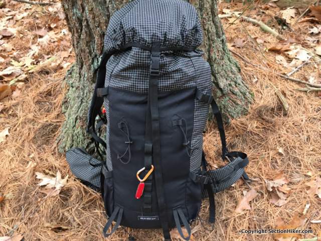 KS 超轻登山背包的结构类似于登山背包,并可选配顶盖。 KS 超轻登山背包的结构类似于登山背包,并可选配顶盖。