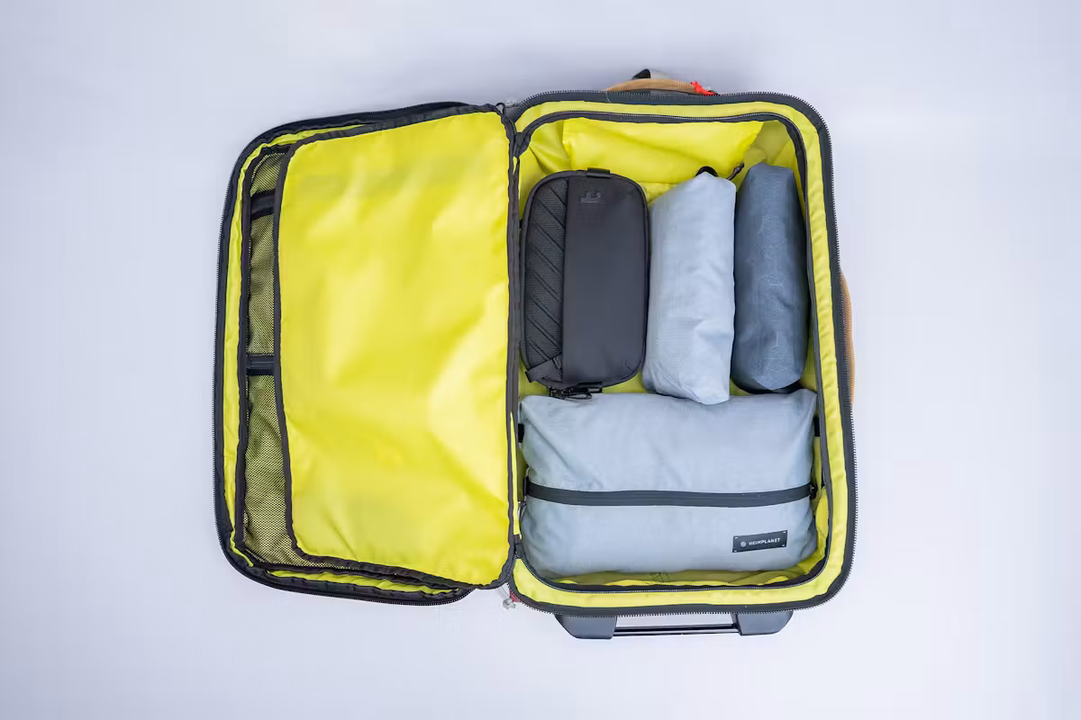 Topo Designs 全球旅行滚轮拉杆箱满载状态 Topo Designs 全球旅行滚轮拉杆箱满载状态