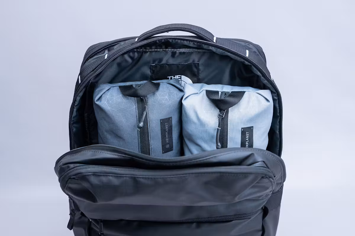 The North Face Base Camp Voyager 日用背包(26升)满载状态 The North Face Base Camp Voyager 日用背包(26升)满载状态