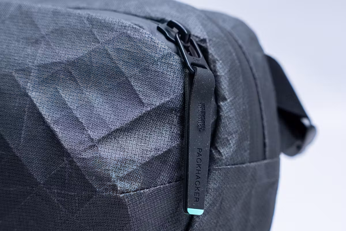 Pack Hacker x Aer Ultra Sling 近距离观察其耐用材料 Pack Hacker x Aer Ultra Sling 近距离观察其耐用材料