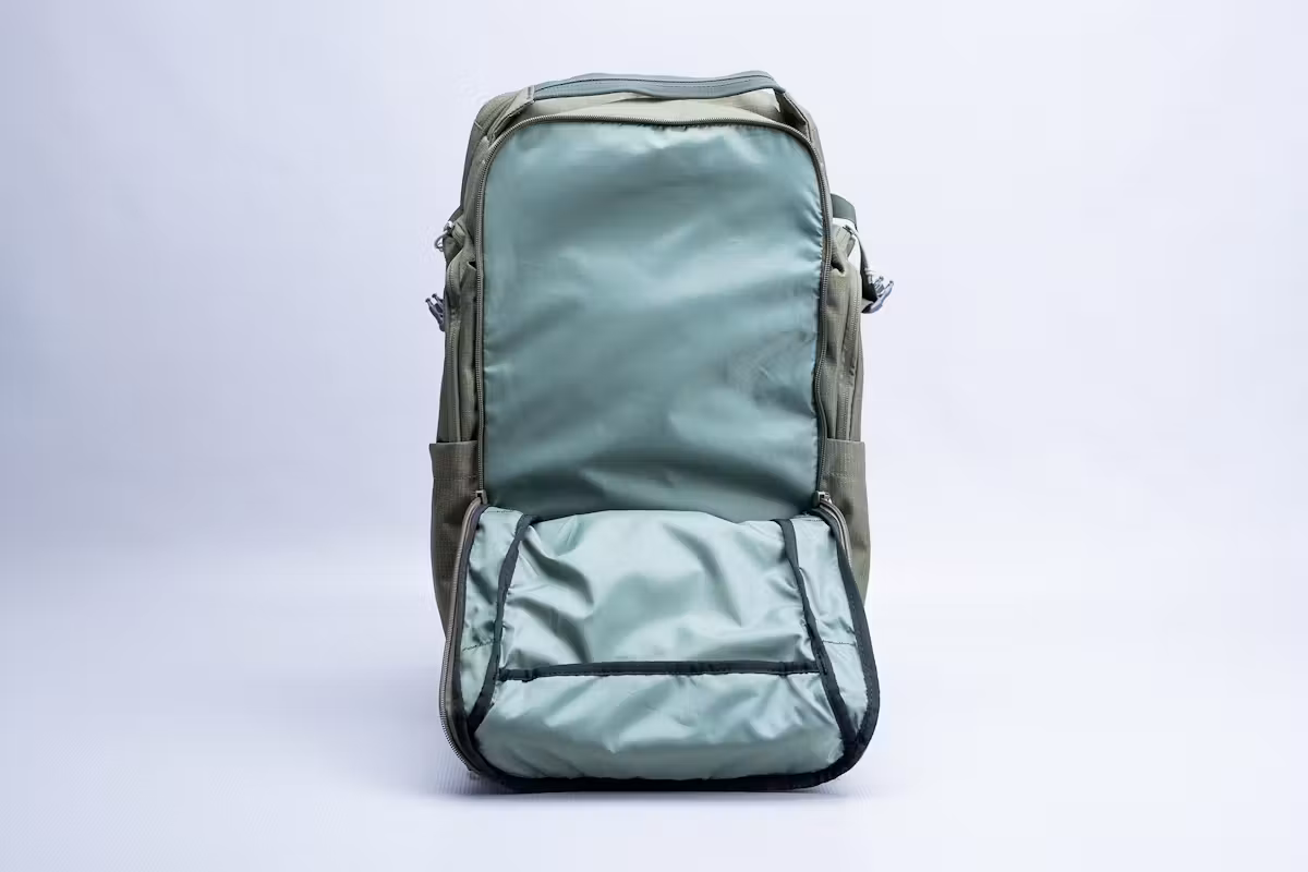 Kelty Redwing Traveler 30 背包正面收纳隔层 Kelty Redwing Traveler 30 背包正面收纳隔层